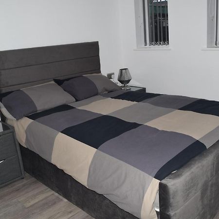 Airport Padzzz Apartment Wythenshawe Exterior photo