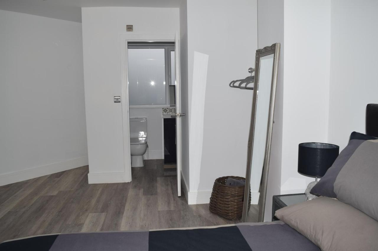 Airport Padzzz Apartment Wythenshawe Exterior photo