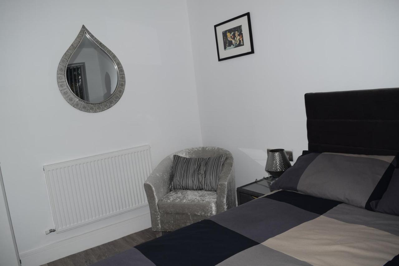 Airport Padzzz Apartment Wythenshawe Exterior photo
